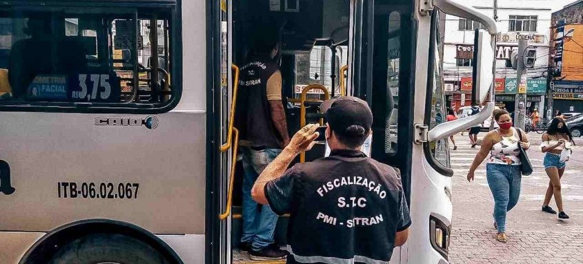  Desde as primeiras horas desta quarta-feira (31/03), as equipes percorrem diferentes bairros de Itaboraí