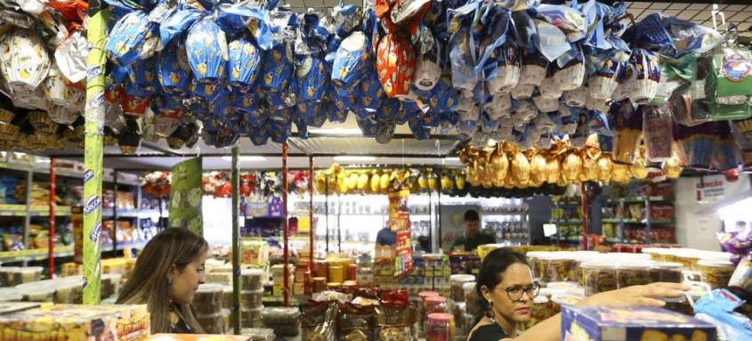 Brasília - Compra de ovos de páscoa em lojas de Brasília. (Marcelo Camargo/Agência Brasil)