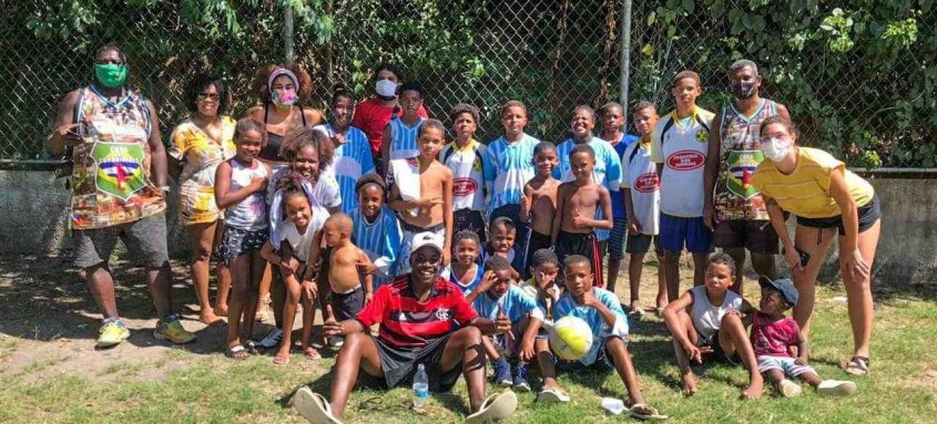 Projeto Farolho, criado por Juliana, ajuda crianças e jovens de 6 a 17 anos de idade
- Foto: Divulgação Projeto Farolho, criado por Juliana, ajuda crianças e jovens de 6 a 17 anos de idade