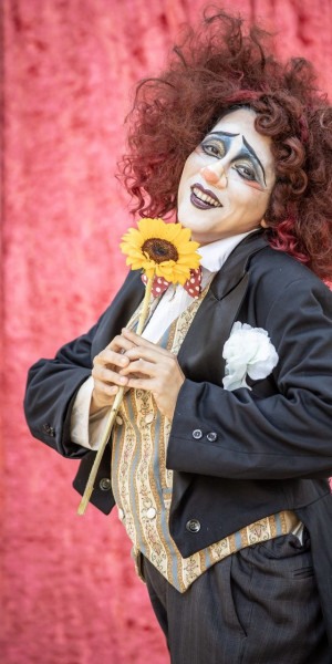 Espetáculo infanto-juvenil 'Circo de Pulgas' mescla palhaçadas e teatro - Foto: Renato Mangolin / Divulgação Espetáculo infanto-juvenil 'Circo de Pulgas' mescla palhaçadas e teatro