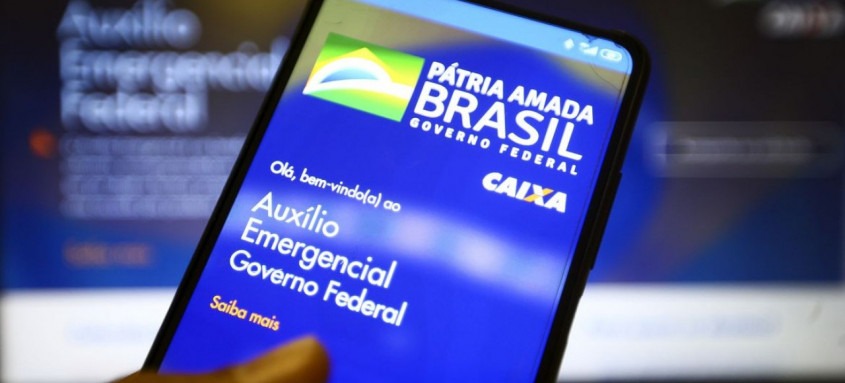 Cerca de 45,6 milhões de brasileiros receberão quatro parcelas
