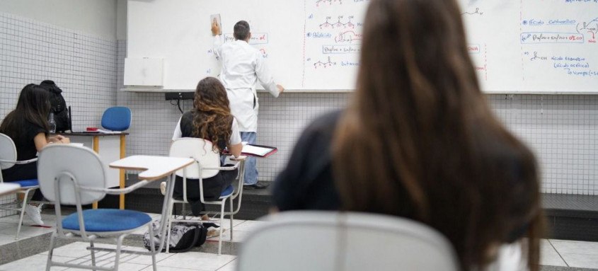 Covid-19: escolas do Rio reiniciam hoje aulas presenciais