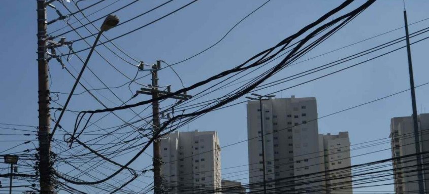 Iniciativa prevê a iluminação das principais vias do município e a substituição de 600 lâmpadas por modelos de LED - Foto: Rovena Rosa/Agência Brasil Iniciativa prevê a iluminação das principais vias do município e a substituição de 600 lâmpadas por modelos de LED