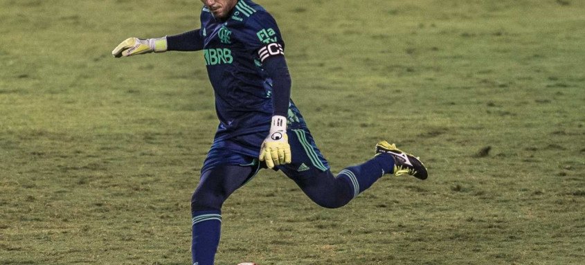 Diego Alves será titular na decisão da Supercopa do Brasil contra o Palmeiras