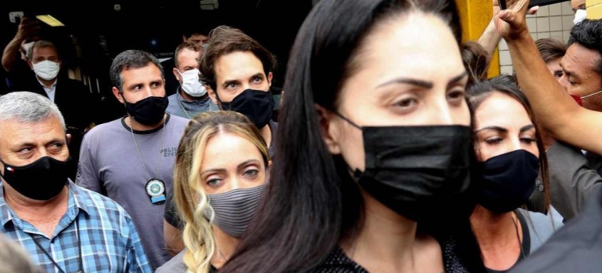 A juíza Elizabeth Machado Louro ouviu testemunhas de acusação por mais de 14 horas e designou a continuação da audiência para os dias 14 e 15 de dezembro - Foto: Tânia Rêgo/Agência Brasil A juíza Elizabeth Machado Louro ouviu testemunhas de acusação por mais de 14 horas e designou a continuação da audiência para os dias 14 e 15 de dezembro