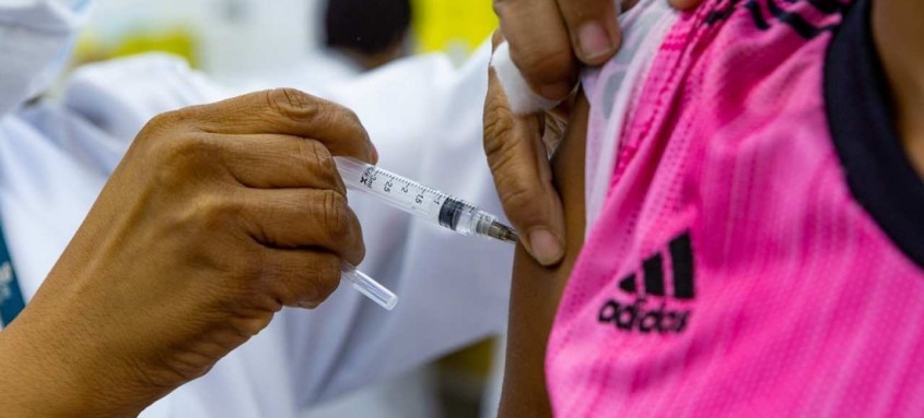 Até o mês de julho, em três etapas, a expectativa é imunizar cerca de 200 mil pessoas no município de Niterói