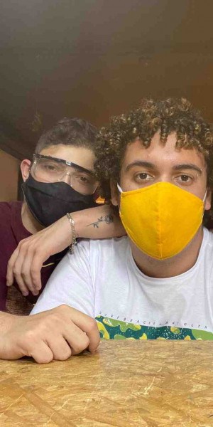 Estudantes ganham prêmio após elaborarem ecodraga movida a energia solar para retirar o lixo da Baía de Guanabara
- Foto: Divulgação Estudantes ganham prêmio após elaborarem ecodraga movida a energia solar para retirar o lixo da Baía de Guanabara