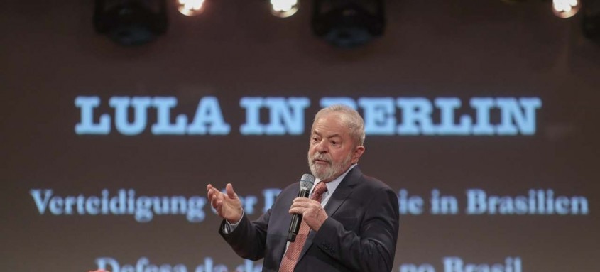 Presidente eleito fez uma laringoscopia em São Paulo
