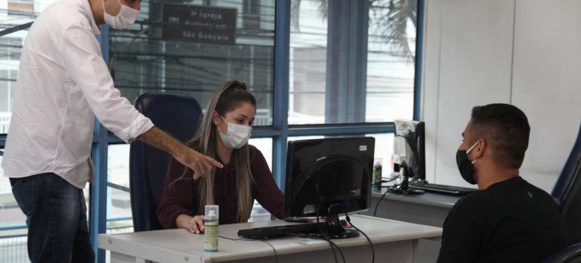 Com 1.213 atendimentos em 3 meses, a Secretaria de Desenvolvimento Econômico abriu 112 MEIs nos primeiros 100 dias - Foto: Lucas Alvarenga / Prefeitura de São Gonçalo Com 1.213 atendimentos em 3 meses, a Secretaria de Desenvolvimento Econômico abriu 112 MEIs nos primeiros 100 dias