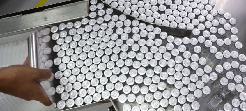 Laboratório chinês enviou 3 mil litros de insumo farmacêutico ativo

