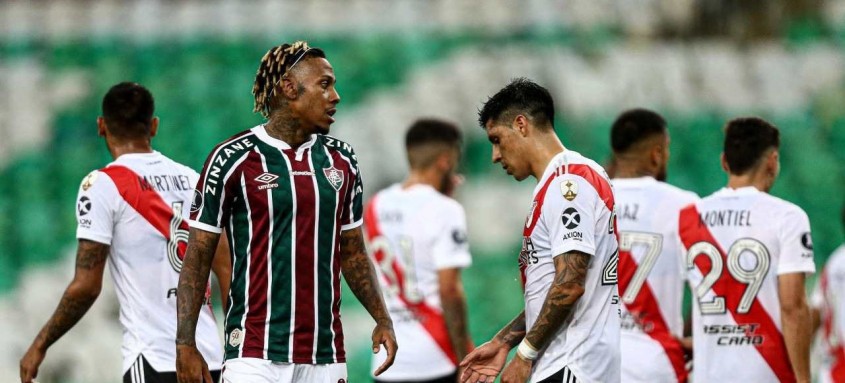 O atacante uruguaio Abel Hernández estreou ontem com a camisa tricolor