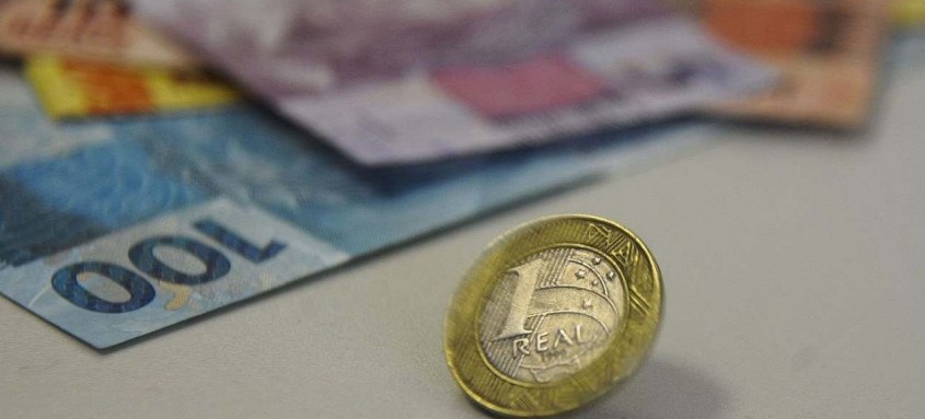 Credito consignado é retomado para servidores ativos, inativos, pensionistas, beneficiários do Previ-Banerj e já pode ser solicitado através da internet - Foto: Marcello Casal/Agência Brasil Credito consignado é retomado para servidores ativos, inativos, pensionistas, beneficiários do Previ-Banerj e já pode ser solicitado através da internet