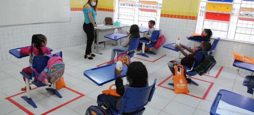 Reabertura das unidades da rede municipal está sendo acompanhada de perto por equipes da Secretaria de Educação