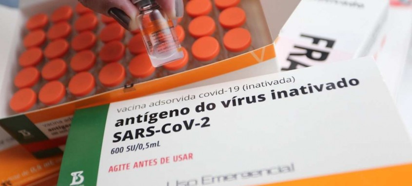 Com novo carregamento de doses, Niterói e São Gonçalo retomam hoje a vacinação da segunda dose da CoronaVac