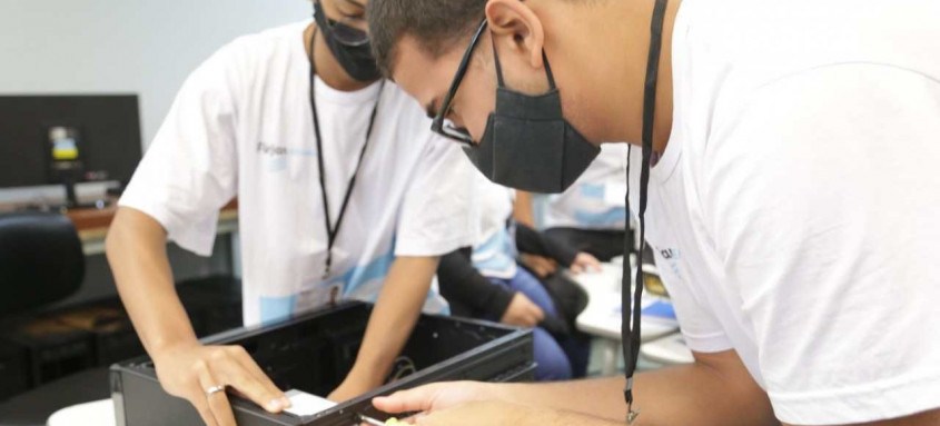 Alunos da 2ª série do Ensino Médio da rede estadual de ensino podem se inscrever até esta quinta-feira - Foto: Renan Otto/Prefeitura de niterói Alunos da 2ª série do Ensino Médio da rede estadual de ensino podem se inscrever até esta quinta-feira
