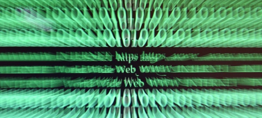 Legislação fica mais rigorosa para furtos e estelionato na internet
- Foto: Marcello Casal JrAgência Brasil Legislação fica mais rigorosa para furtos e estelionato na internet
