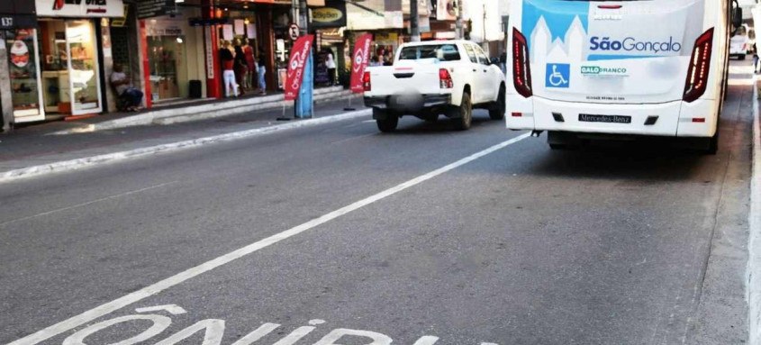 Motoristas que trafegarem pela pista exclusiva podem ser multados
