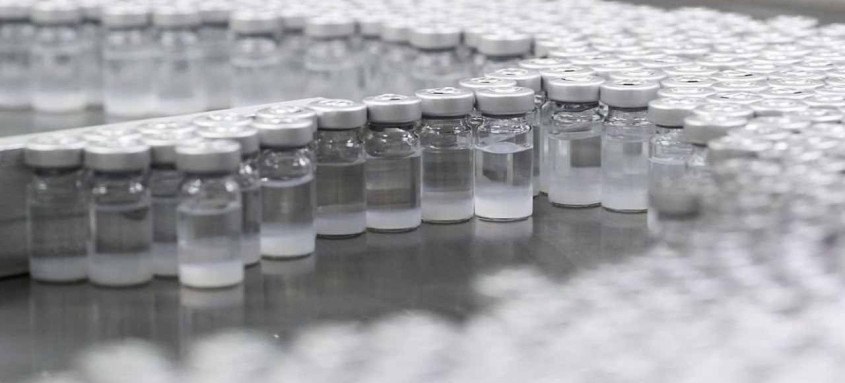 De acordo com o Ministério da Saúde, o Governo Federal já contratou mais de 630 milhões de doses de vacinas contra covid-19, com diferentes laboratórios