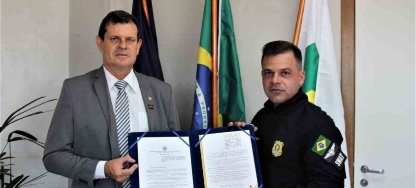 Deputado estadual Coronel Salema e o diretor da Polícia Rodoviária Federal (PRF), inspetor Silvinei Vasques
