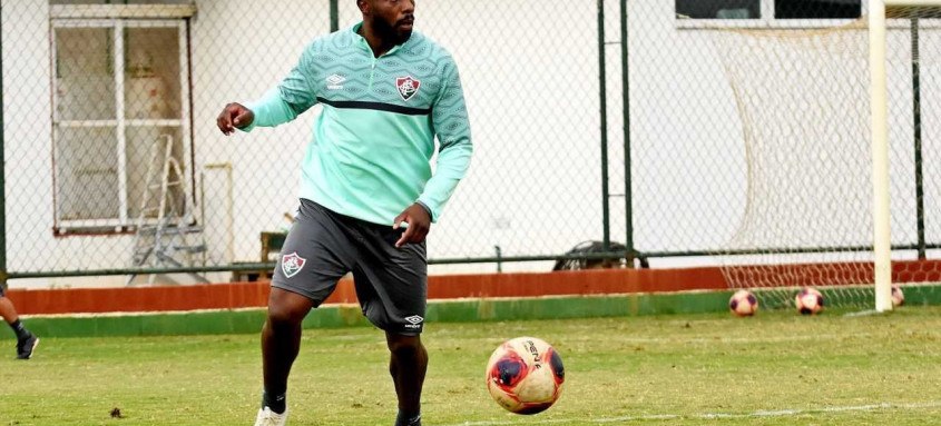 Manoel, que vem se destacando na zaga tricolor nos últimos jogos, está confirmado no duelo pela Copa do Brasil