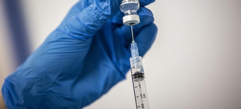 A SES reforça que a intercambiabilidade com essas vacinas só poderá ser realizada se os municípios registrarem falta da vacina Oxford/AstraZeneca - Foto: Alejandra De Lucca V./Divulgação A SES reforça que a intercambiabilidade com essas vacinas só poderá ser realizada se os municípios registrarem falta da vacina Oxford/AstraZeneca