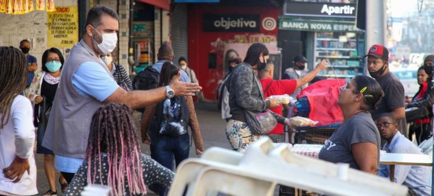 Ação educativa de organização do espaço público foi realizada ontem 