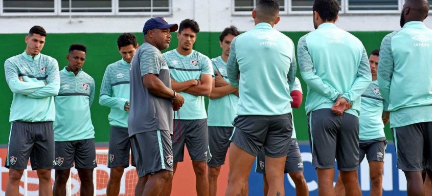 O técnico Roger Machado tenta encontrar a melhor formação do Fluminense para enfrentar o Fortaleza neste domingo - Foto: Mailson Santana / Fluminense O técnico Roger Machado tenta encontrar a melhor formação do Fluminense para enfrentar o Fortaleza neste domingo