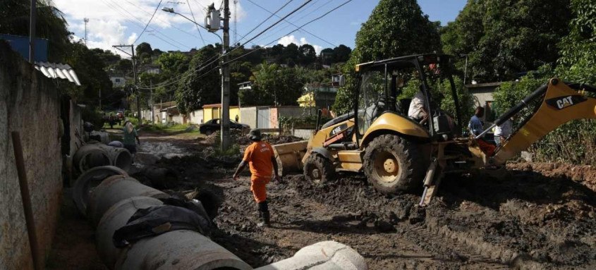 A intervenção tem o objetivo de sanar um problema crônico que a população do bairro enfrenta há décadas