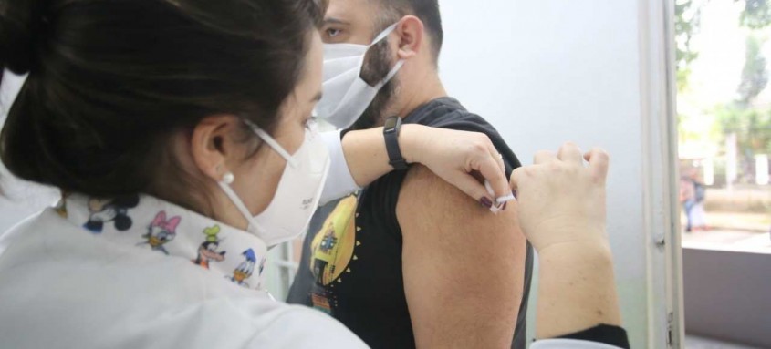 Vacinação contra a gripe entra na última fase em Niterói, que dispõe de 47 salas de imunização em toda a cidade