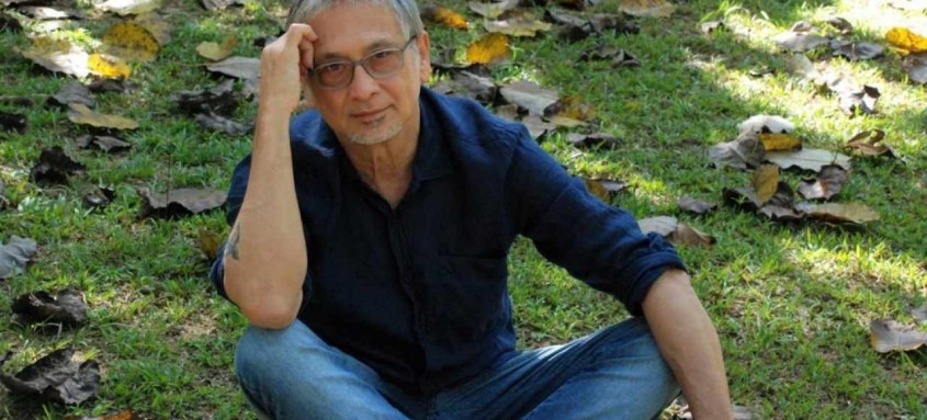 Zé Renato se apresenta ao lado do filho, o guitarrista João Moschkovich