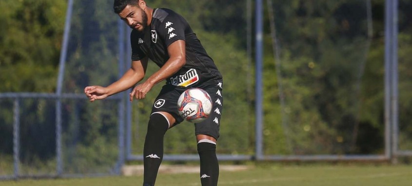 Com a suspensão de Chay, Barreto ganhará uma oportunidade no meio-campo do Botafogo no confronto de hoje - Foto: Vitor Silva / Botafogo Com a suspensão de Chay, Barreto ganhará uma oportunidade no meio-campo do Botafogo no confronto de hoje