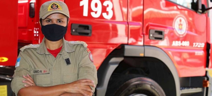 Mulheres já são 20% dos bombeiros no estado. Três comandam quartéis - Foto: Philippe Lima/Palácio Guanabara Mulheres já são 20% dos bombeiros no estado. Três comandam quartéis