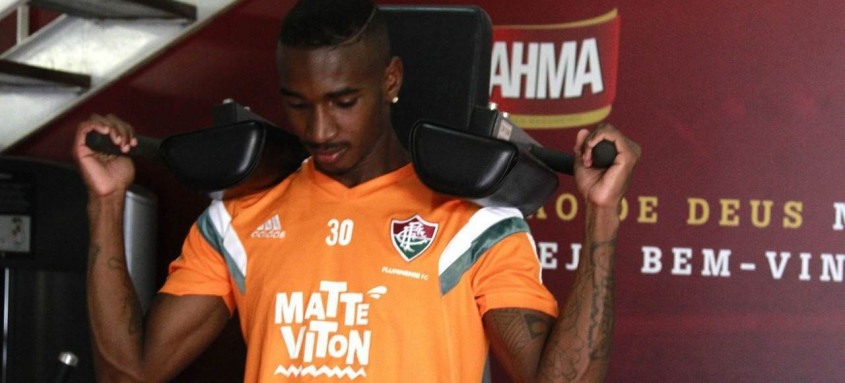 Gerson iniciou a carreira no Fluminense, antes de jogar no futebol italiano e ser contratado pelo Fla em 2019. Recentemente ele acertou transferência para a França - Foto: Nelson Perez / Fluminense Gerson iniciou a carreira no Fluminense, antes de jogar no futebol italiano e ser contratado pelo Fla em 2019. Recentemente ele acertou transferência para a França