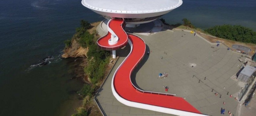 MAC: símbolo da cidade e uma das maravilhas arquitetônicas do mundo - Foto: Leonardo Simplício/Prefeitura de Niterói MAC: símbolo da cidade e uma das maravilhas arquitetônicas do mundo