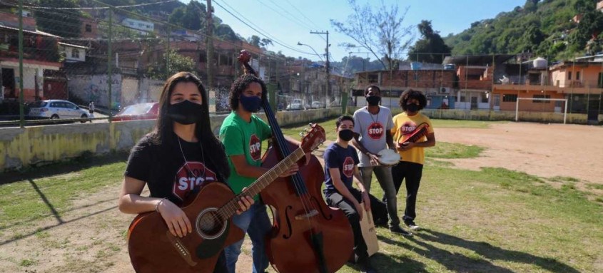 Grupo Non Stop é formado por integrantes da Orquestra da Grota