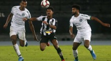 Com mais um resultado adverso, o Botafogo, do atacante Warley, já começa a ficar na parte de trás da tabela Vitor Silva / Botafogo