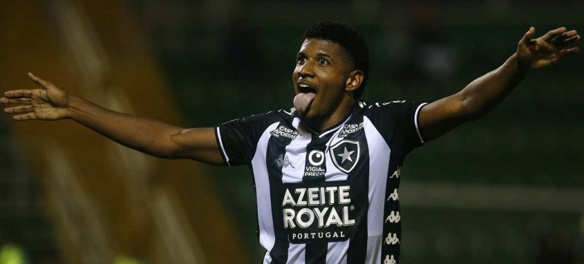 Atacante Rhuan tem contrato até o fim do ano com o Botafogo e não deve mais vestir a camisa alvinegra  