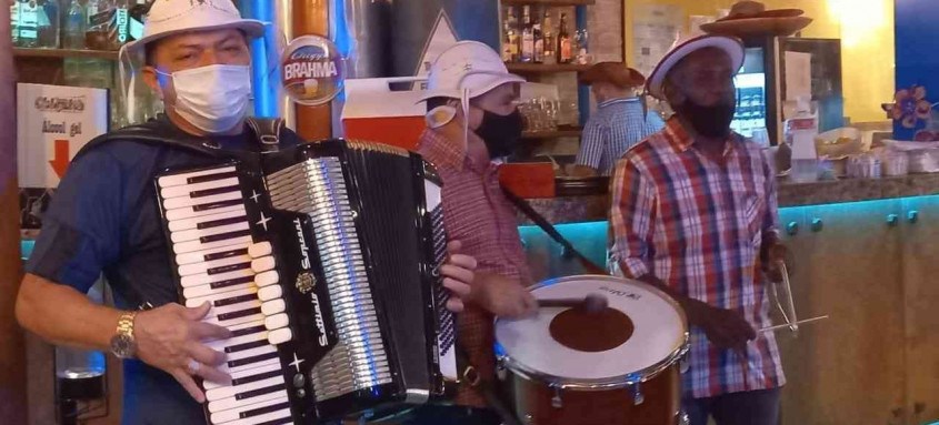 Apresentação da banda acontece na Barraca da Chiquita, em Icaraí 