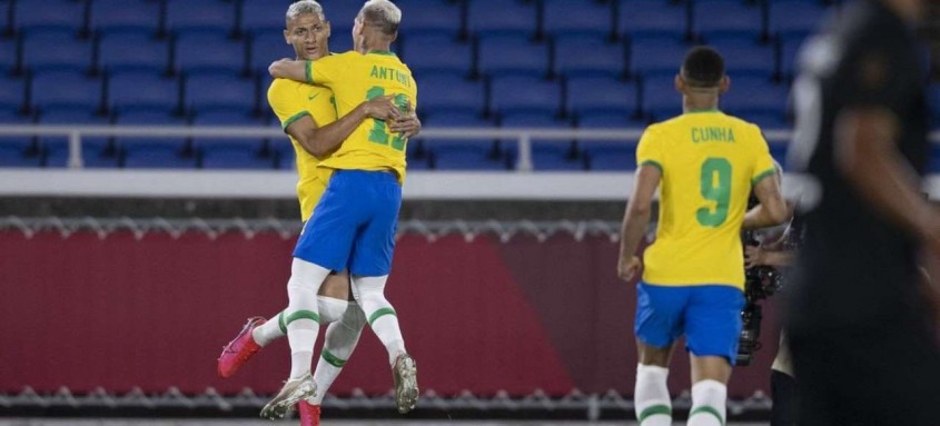 Atacante Richarlison, que marcou os três primeiros gols na etapa inicial da partida - Foto: Lucas Figueiredo/CBF Atacante Richarlison, que marcou os três primeiros gols na etapa inicial da partida
