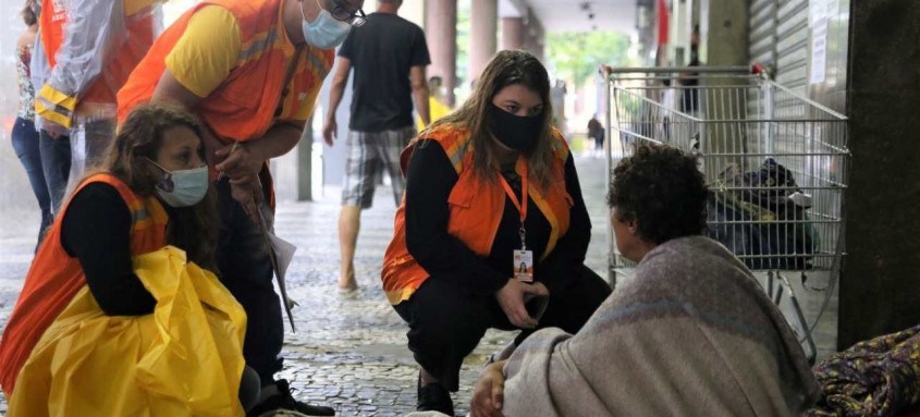 Equipes da Prefeitura de Niterói percorreram nesta quarta as regiões sul e central da cidade