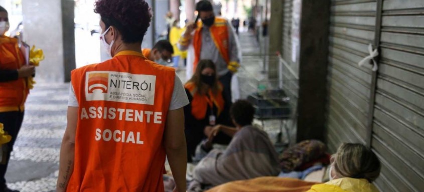 Desde semana passada a cidade tem grande ação de abordagem nas ruas - Foto: Douglas Macedo / Prefeitura de Niterói Desde semana passada a cidade tem grande ação de abordagem nas ruas