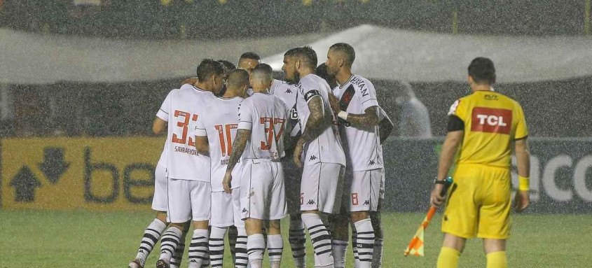 Após vencer o Vitória, Vasco quer novo triunfo hoje à noite em São Januário para encostar no G-4 da Série B