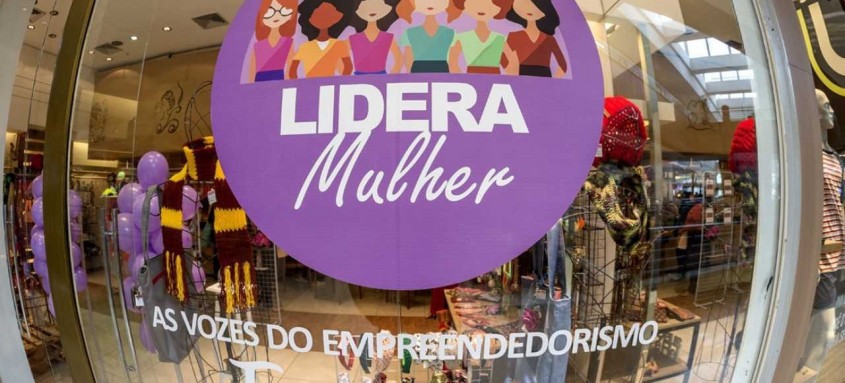 Ação que busca proporcionar autonomia financeira de mulheres também promove debates entre as participantes