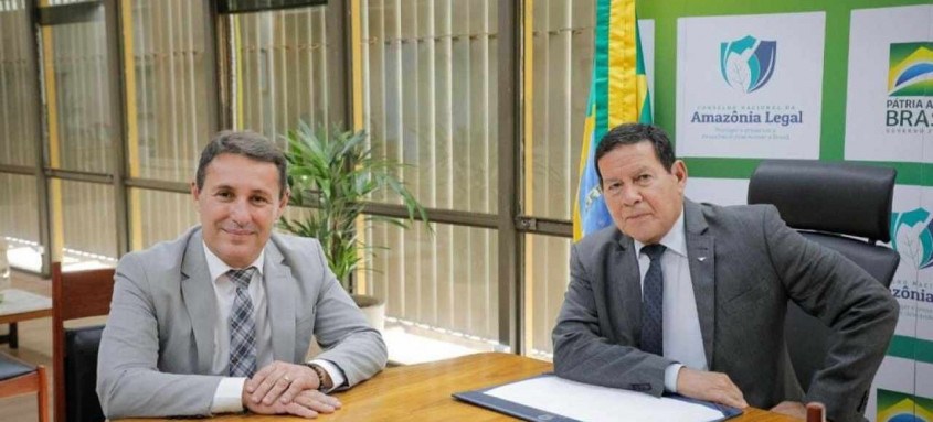 Radialista Antônio Carlos dos Santos entrevistou o vice-presidente da República, general Hamilton Mourão