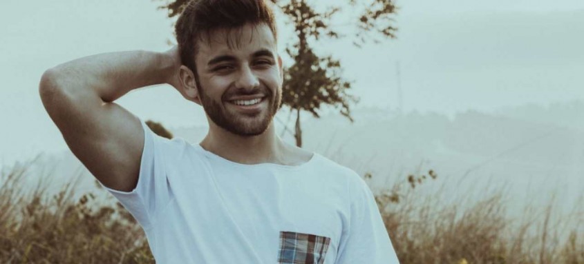  Erick Roza canta com Jorge Vercilo no single 