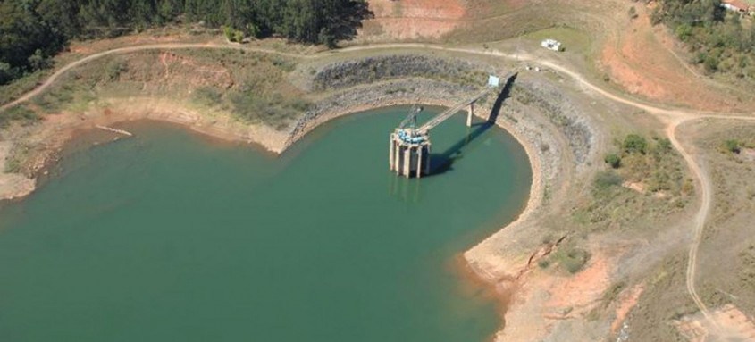 Na Bacia Hidrográfica do Rio Paraíba do Sul, que abastece o Rio, o reservatório de Paraibuna está em 27,20% do volume útil