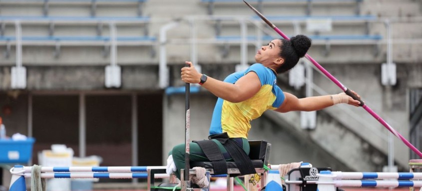 Atleta baiana consegue marca de 24,39 metros
