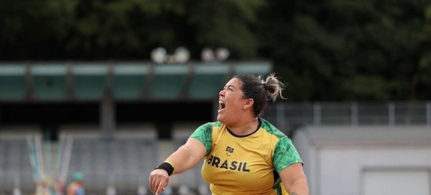 Marivana Oliveira garantiu a medalha de prata no arremesso de peso com marca de 9,15 metros - Foto: Takuma Matsushita / CPB Marivana Oliveira garantiu a medalha de prata no arremesso de peso com marca de 9,15 metros