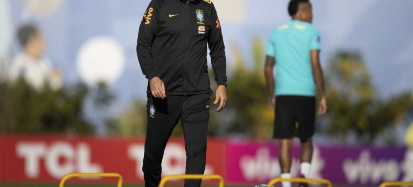 Tite vai escalar um time modificado para tentar conseguir a 7ª vitória seguida - Foto: Lucas Figueiredo / CBF Tite vai escalar um time modificado para tentar conseguir a 7ª vitória seguida