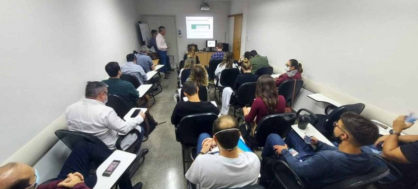 No encontro, foram abordados casos clínicos, dúvidas foram discutidas e informações foram trocadas - Foto: Divulgação No encontro, foram abordados casos clínicos, dúvidas foram discutidas e informações foram trocadas
